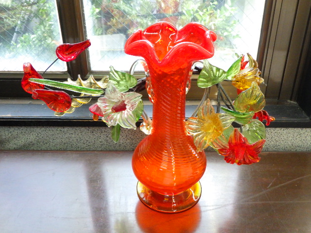 琉球ガラス〜花瓶〜フラワーモチーフ付き - 屋蔵＠沖縄
